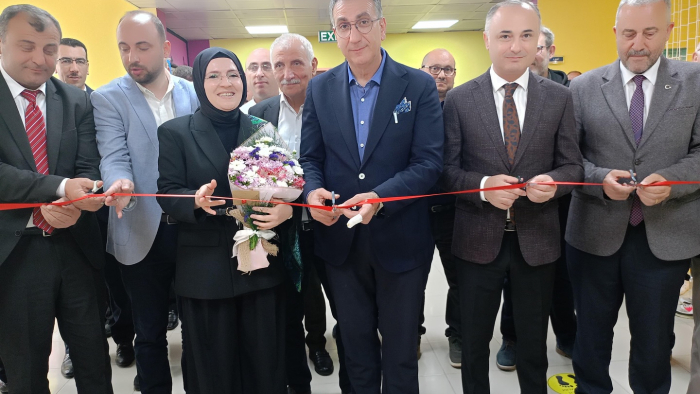 Özel Eğitim Öğrencilerinden Anlamlı Sergi: “Resimde Farklılık”