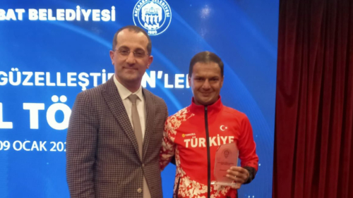 BÜYÜKŞEHİR’İN ÖZEL SPORCUSU EMRAH’A ANLAMLI ÖDÜL